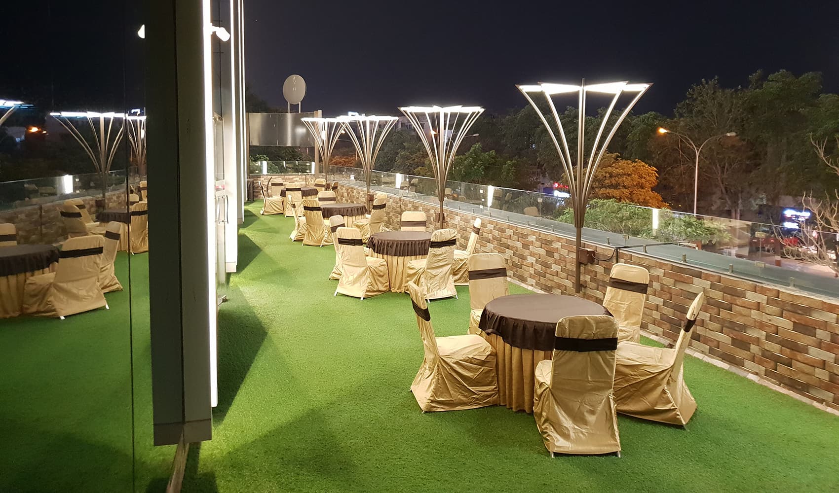 People's Dine — Surat's Favorite Destination